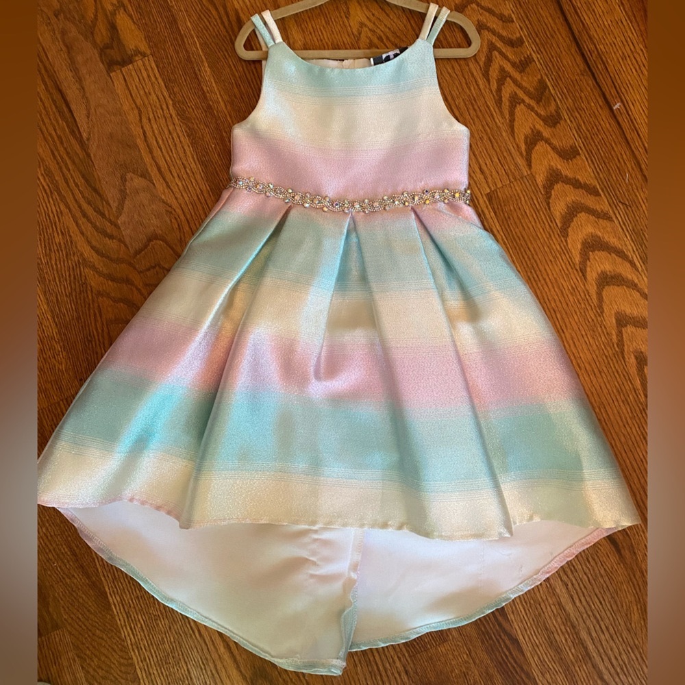 Girls dressy dress. Worn once. 4T.